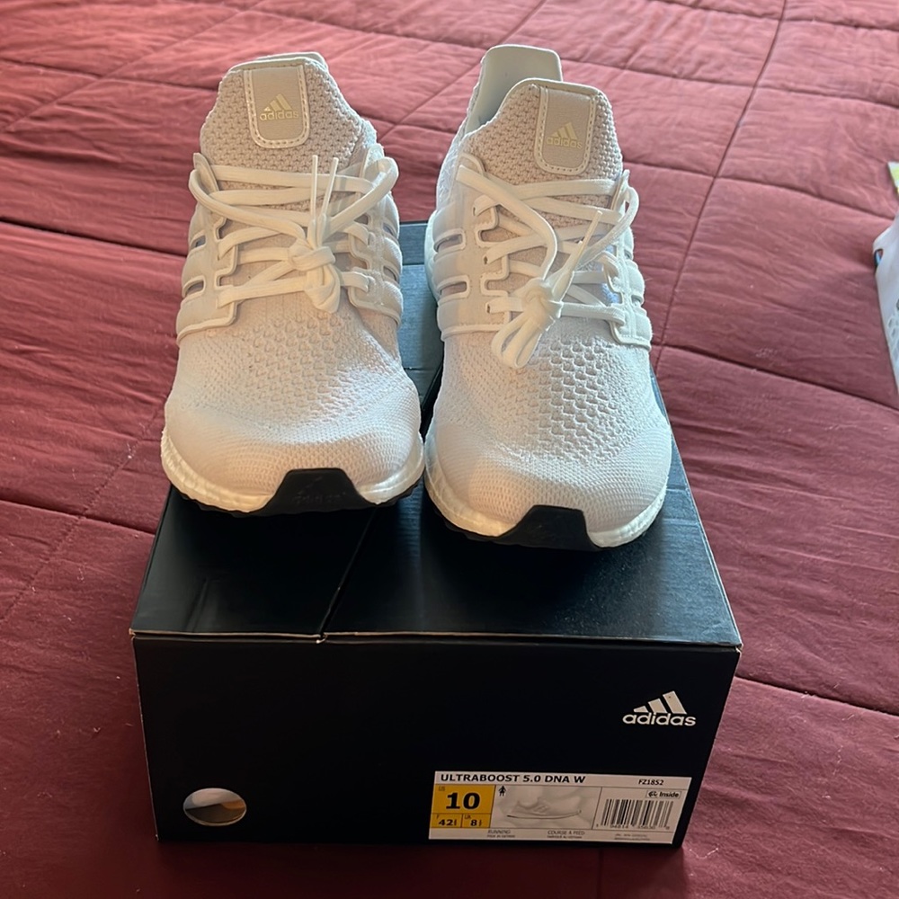 UltraBoost 5.0 DNA (W)  sneakers